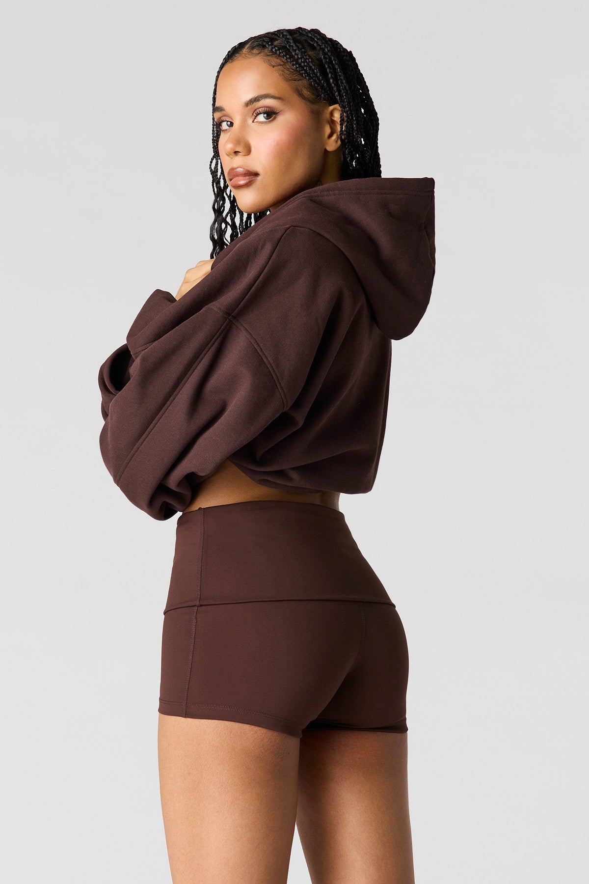 Vue alternative 2. Short Active avec taille pliée