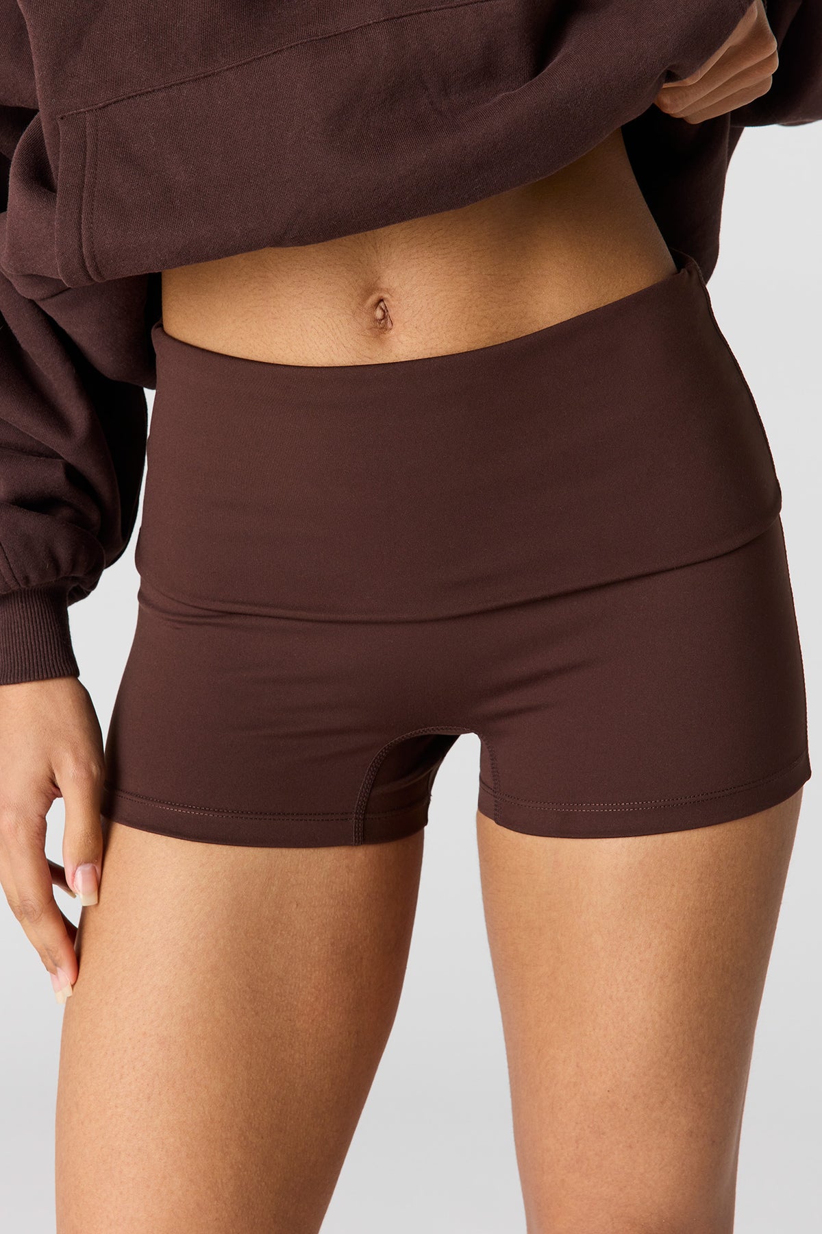 Vue alternative 4. Short Active avec taille pliée