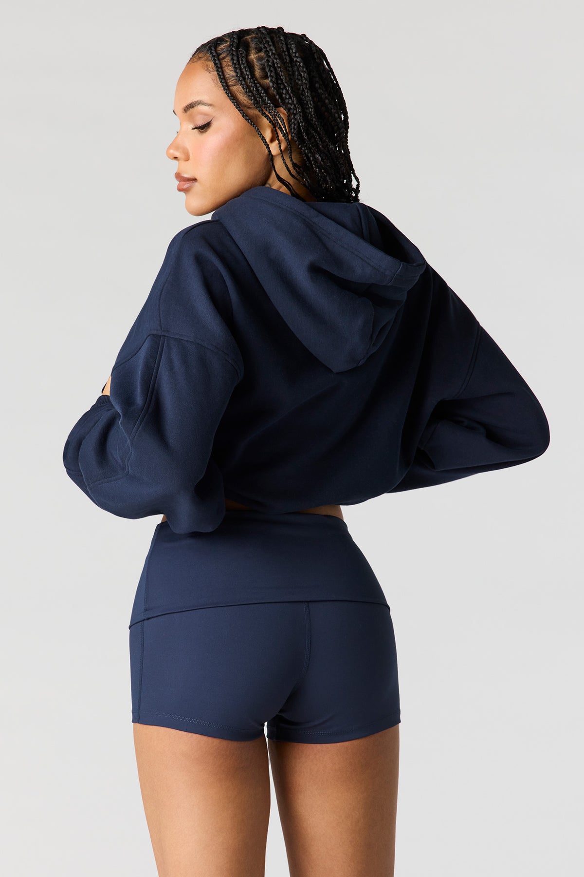 Vue alternative 2. Short Active avec taille pliée