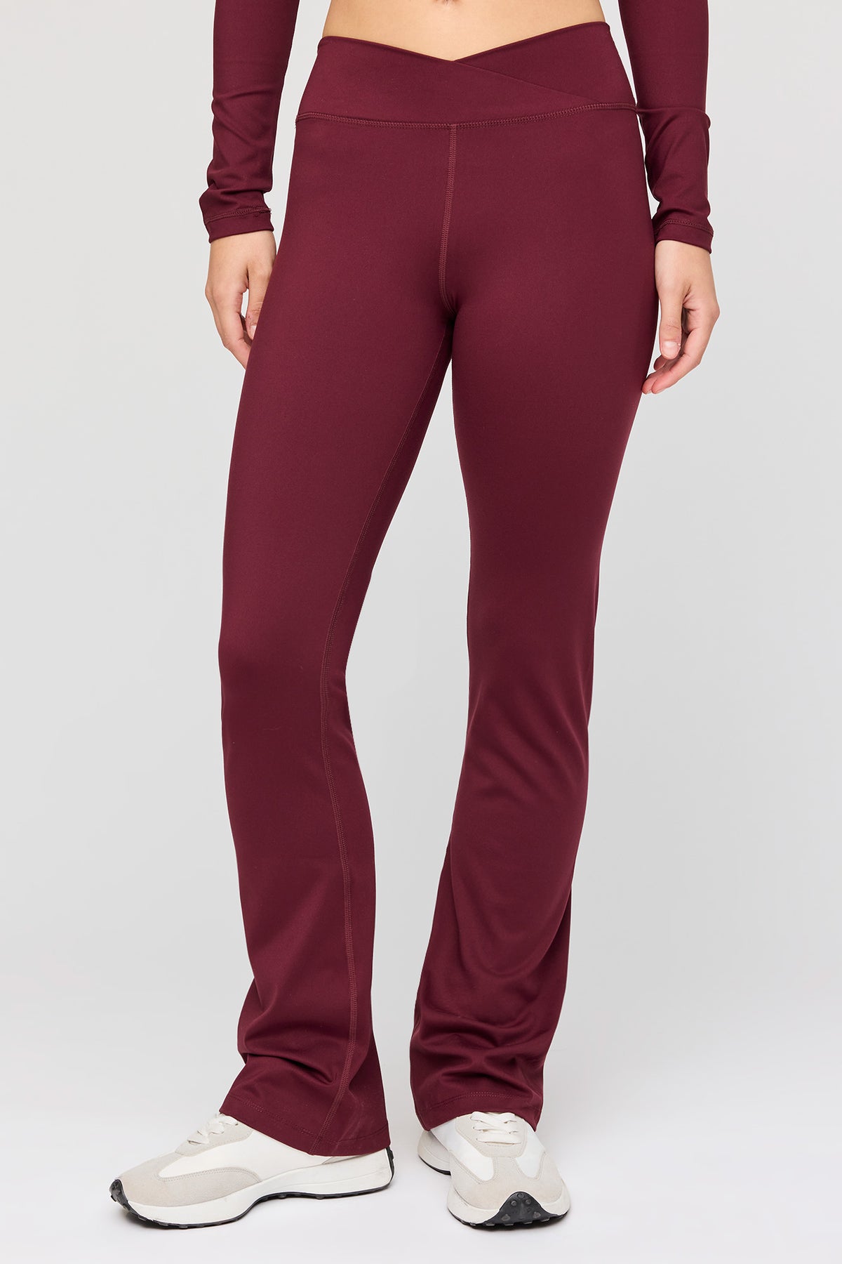 Vue alternative 2. Legging U/A à jambe évasée