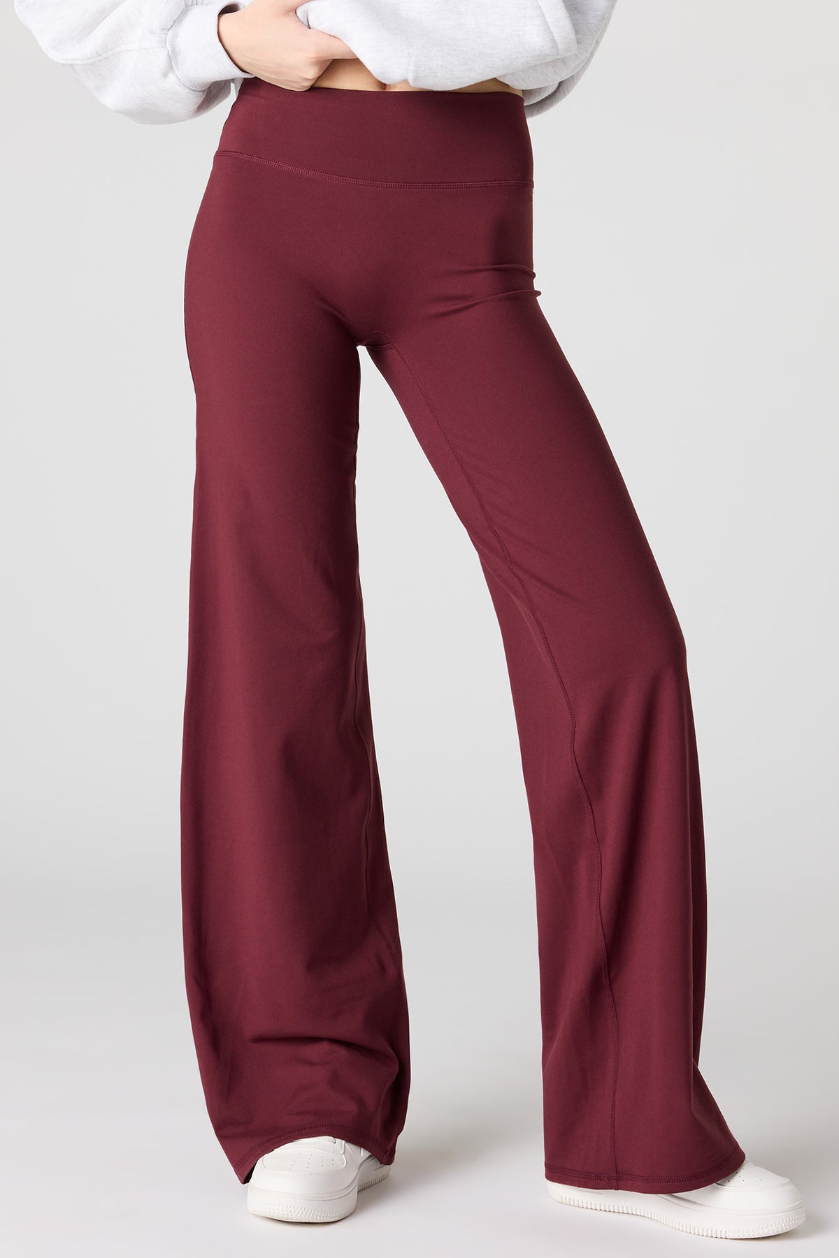 Vue alternative 2. Pantalon à jambe large U/A 
