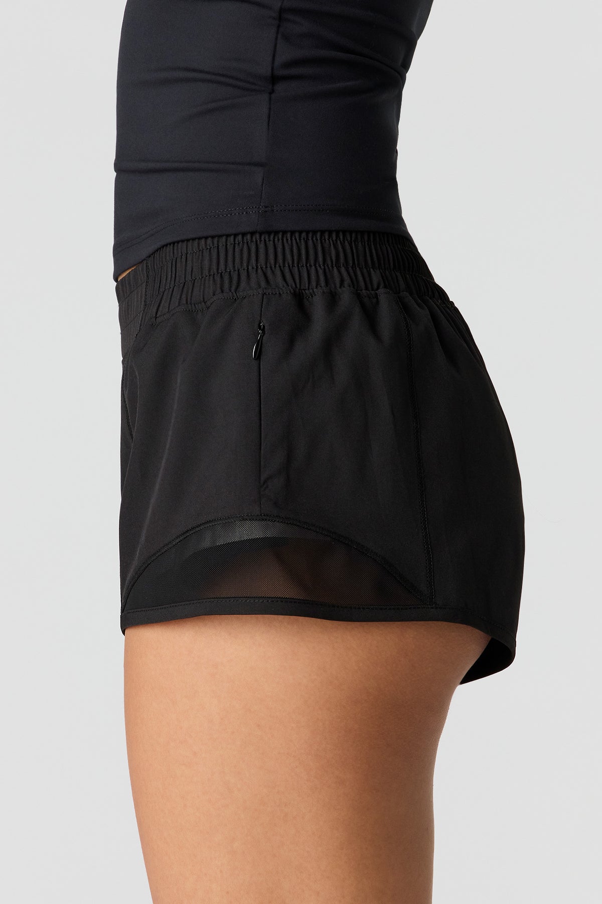 Vue alternative 4. Short à taille basse 2,25 po