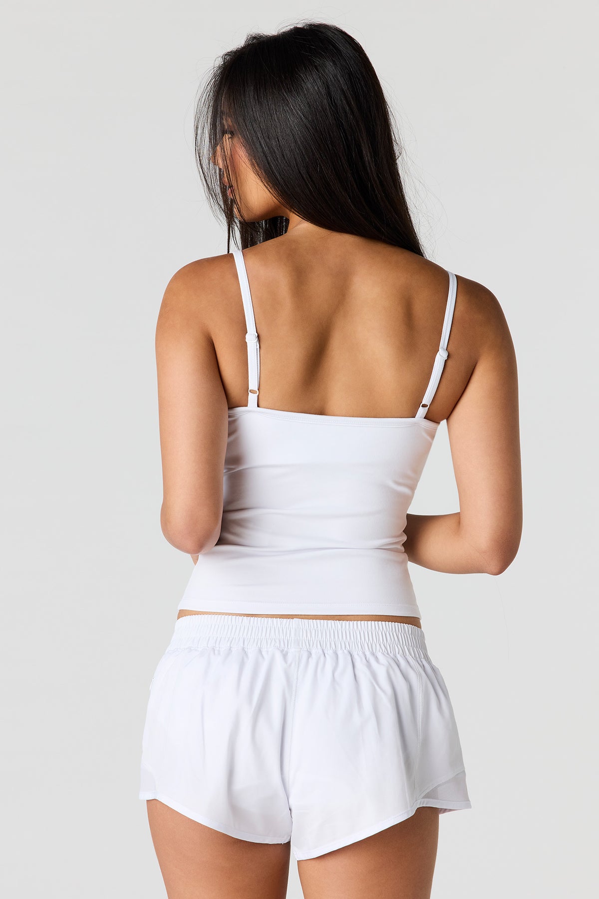 Vue alternative 2. Short à taille basse 2,25 po