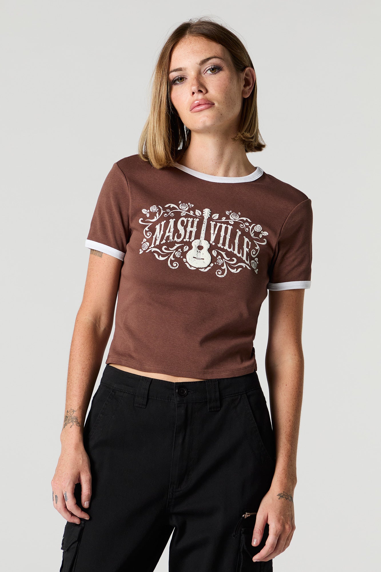 T-shirt à liséré contrastant avec imprimé Nashville