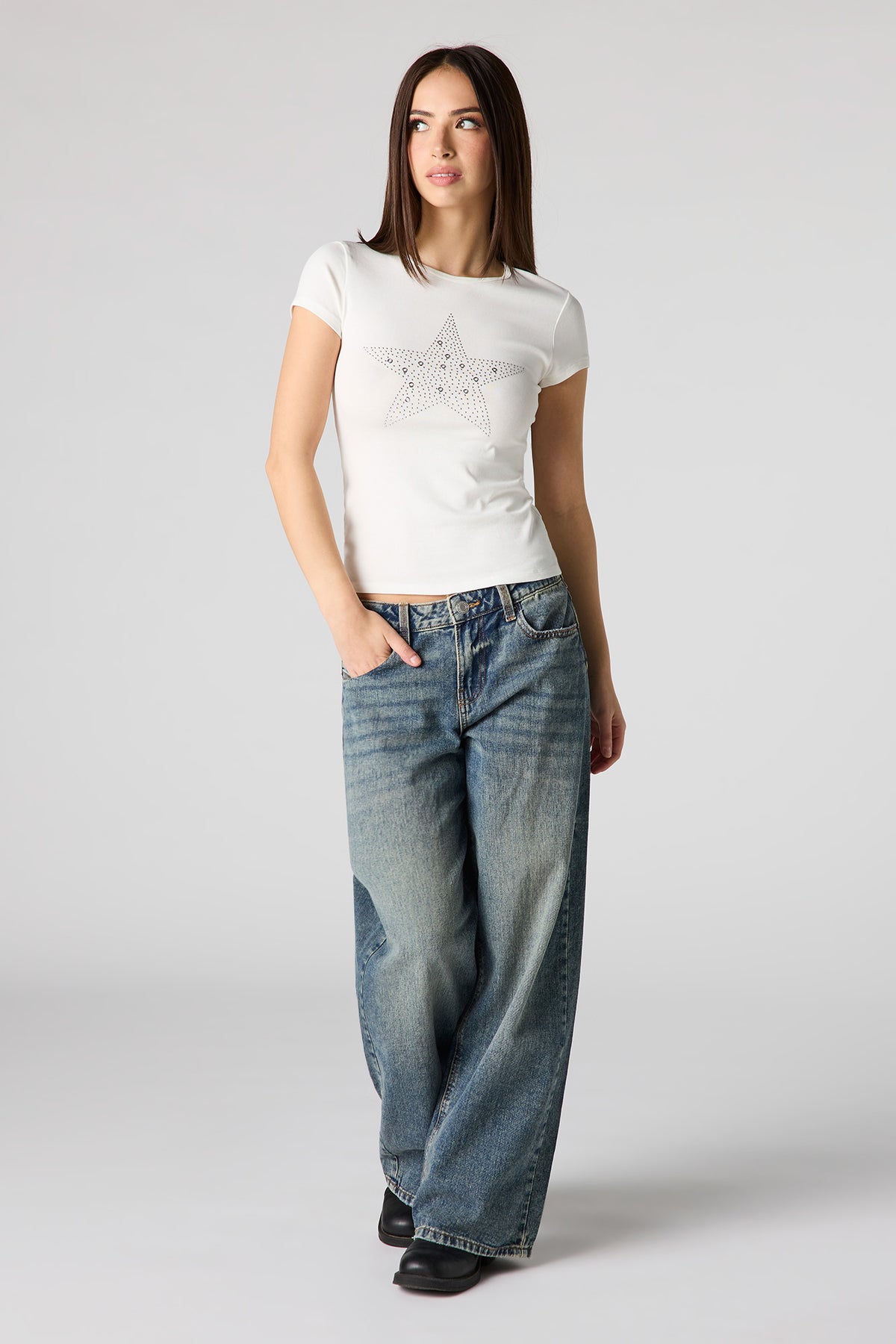Alt View 3. Graphic Ribbed Fitted T-Shirt - Ivory