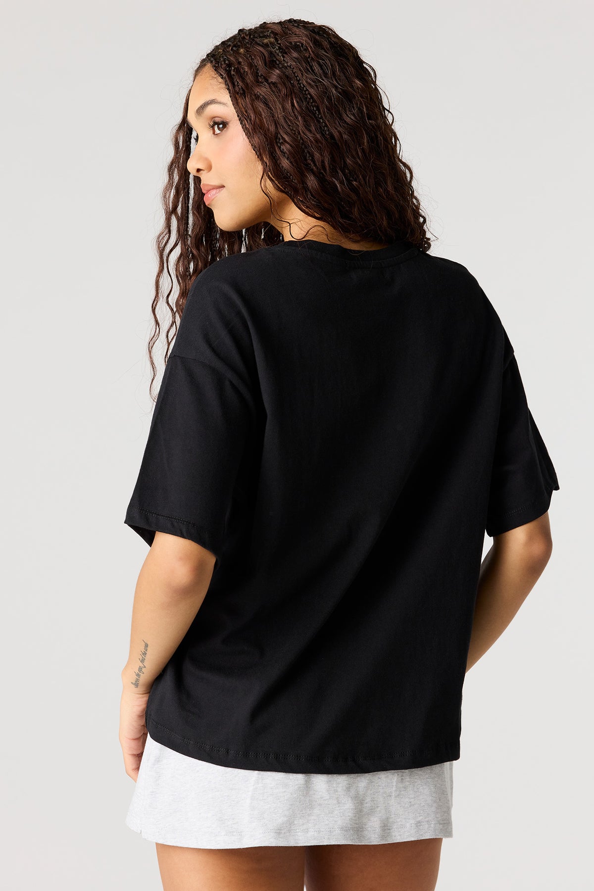 Alt View 2. Rhinestone Graphic Boyfriend T-Shirt - Black