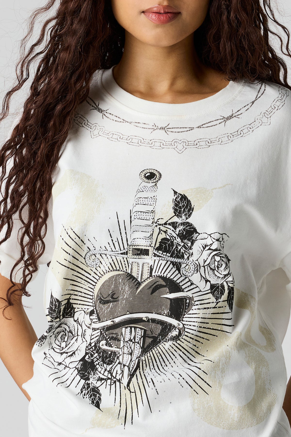 Alt View 4. Rhinestone Graphic Boyfriend T-Shirt - Ivory