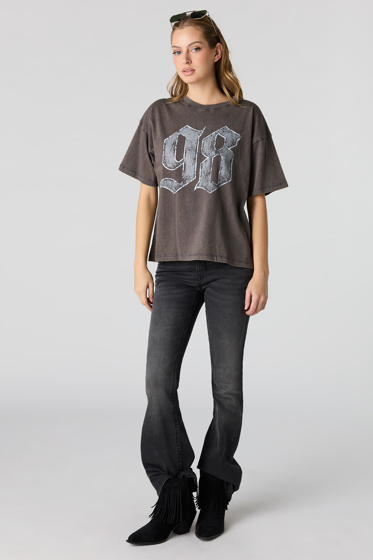 Vue alternative 3. T-shirt de coupe garçonne délavé imprimé
