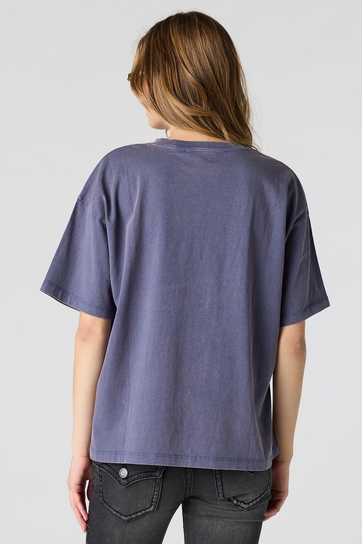 Alt View 2. Washed Graphic Boyfriend T-Shirt - Navy