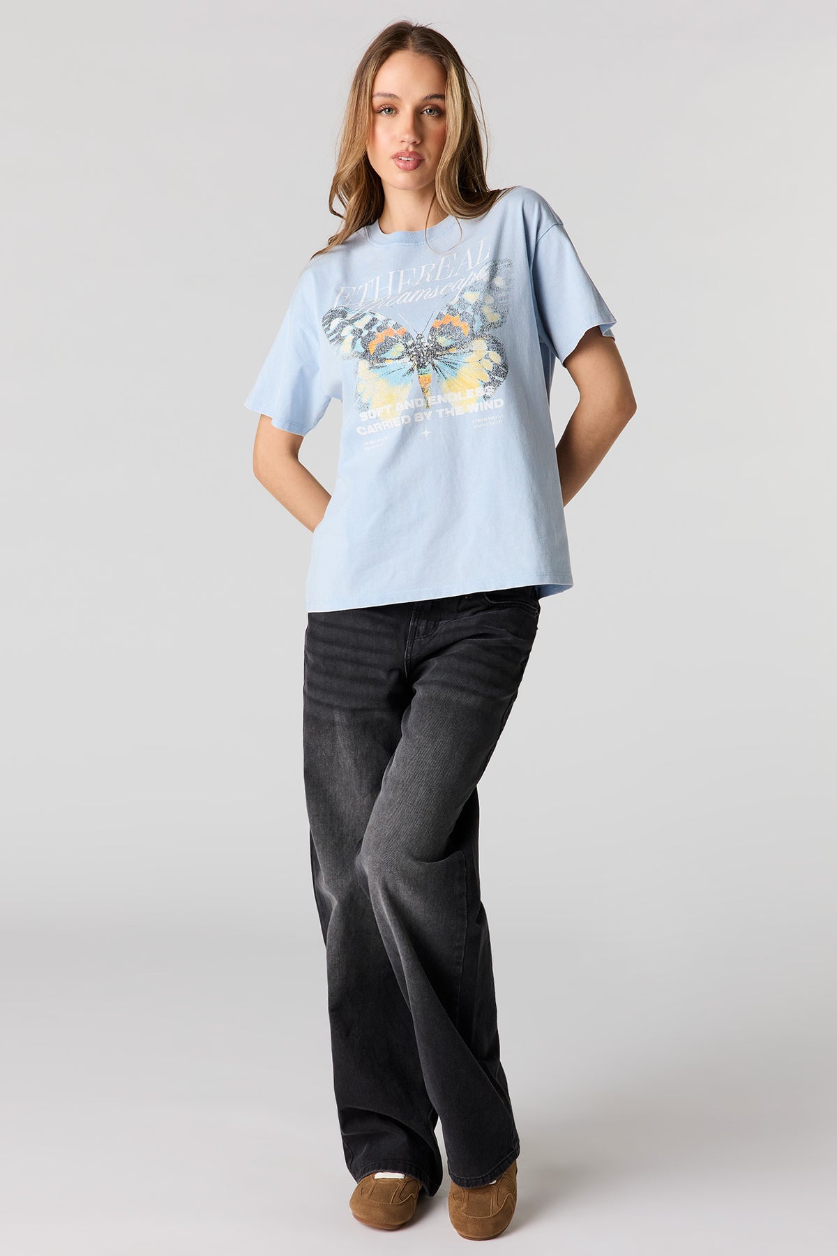 Vue alternative 3. T-shirt de coupe garçonne imprimé