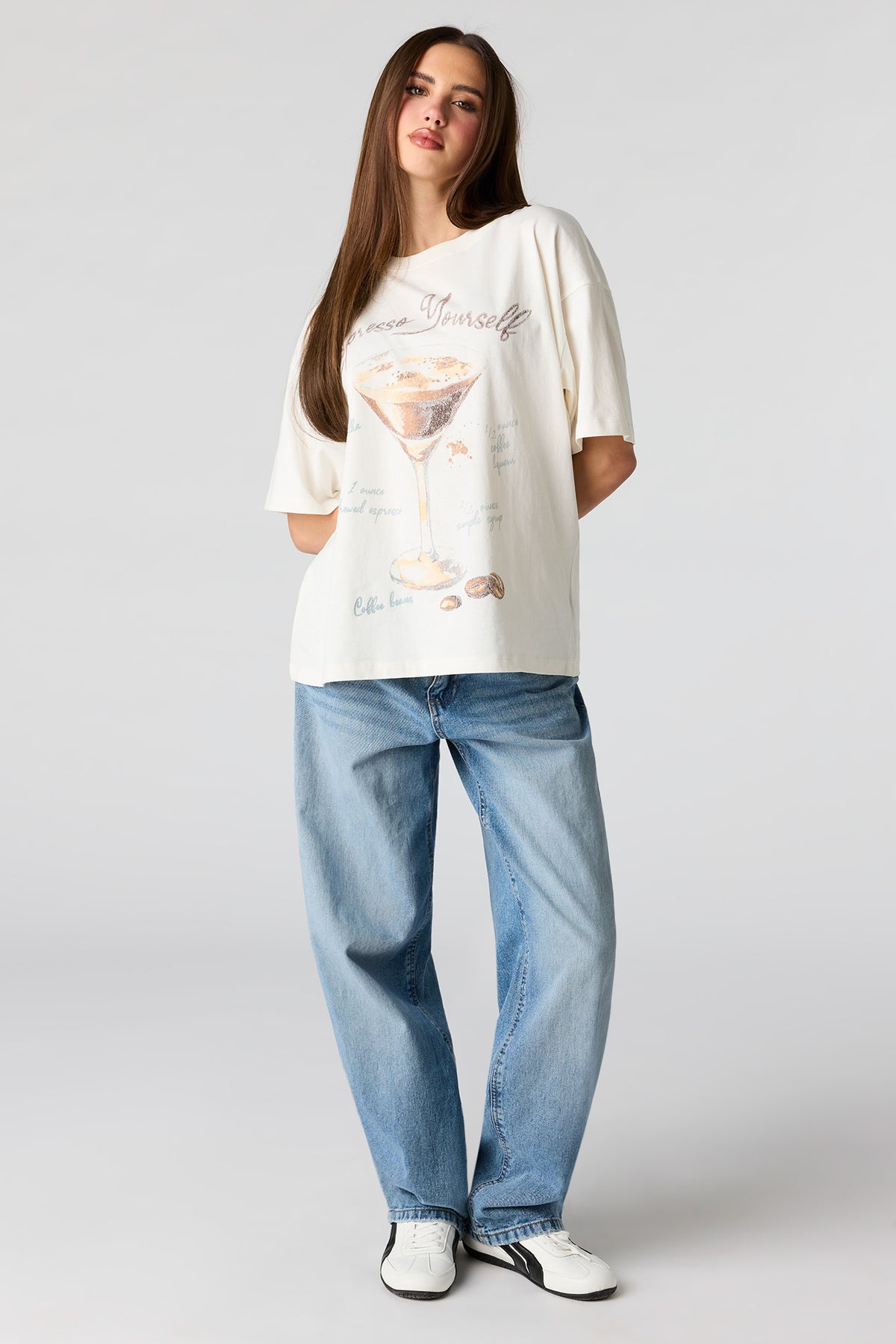 Alt View 3. Cocktail Graphic Boyfriend T-Shirt - Ivory