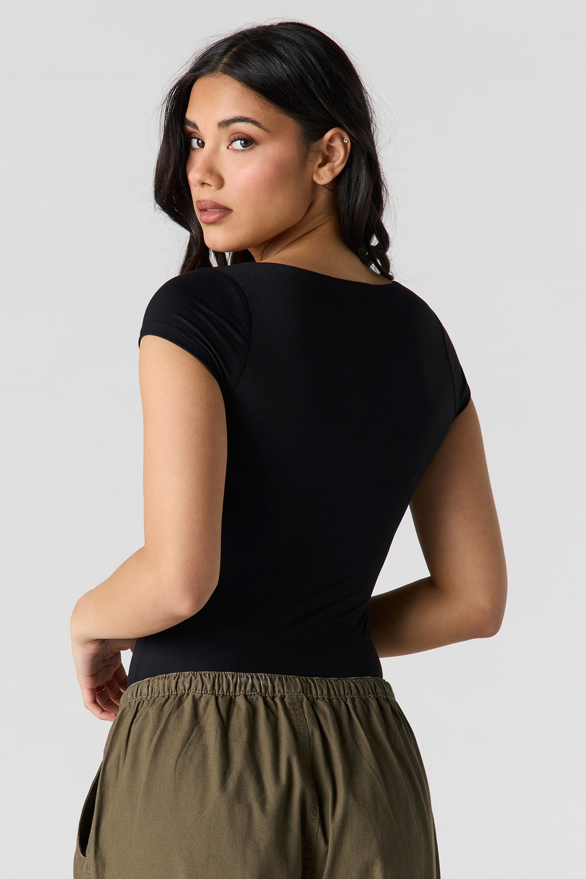 Vue alternative 2. Maillot profilé à enolure carrée
