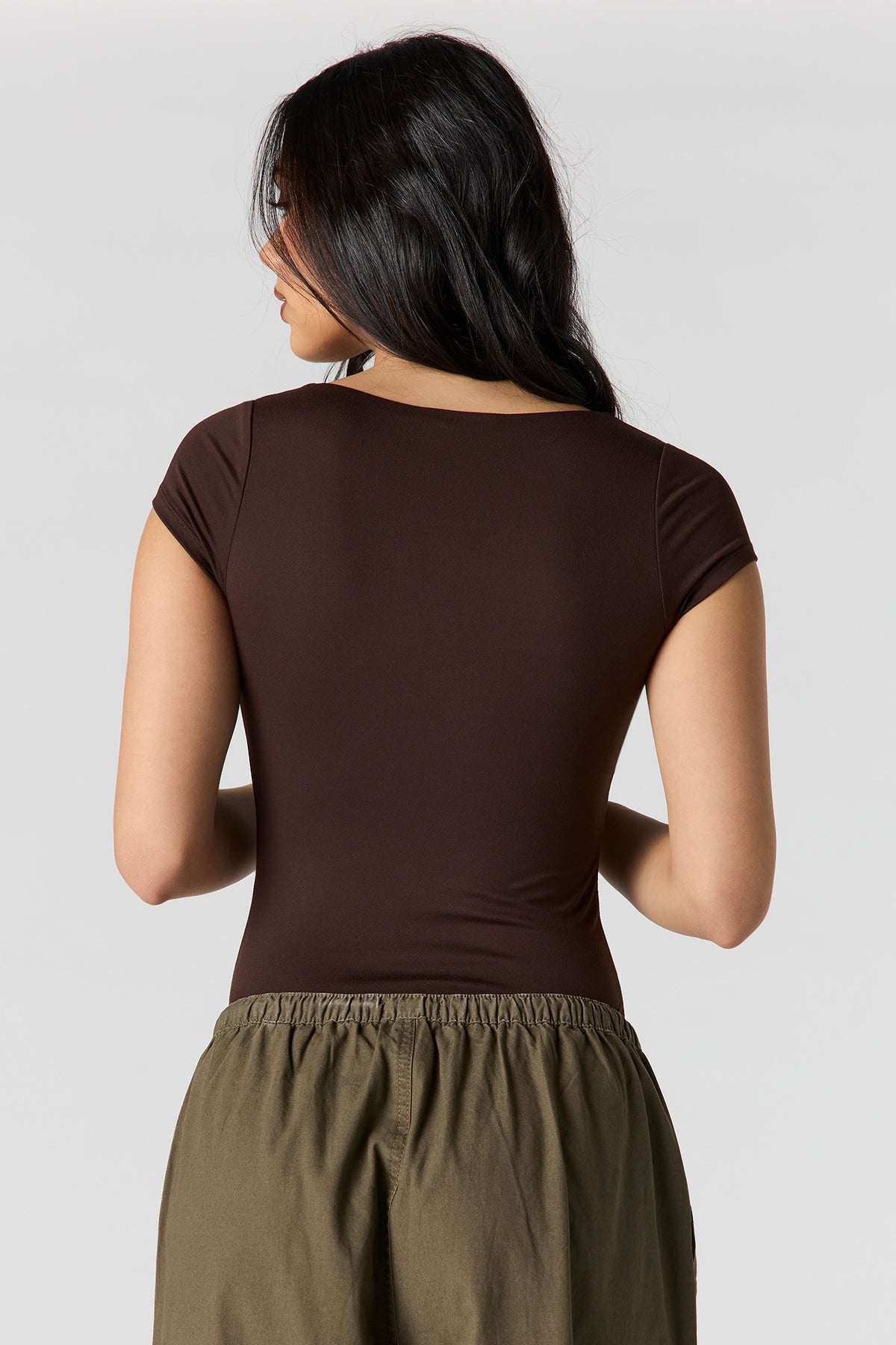 Vue alternative 2. Maillot profilé à enolure carrée