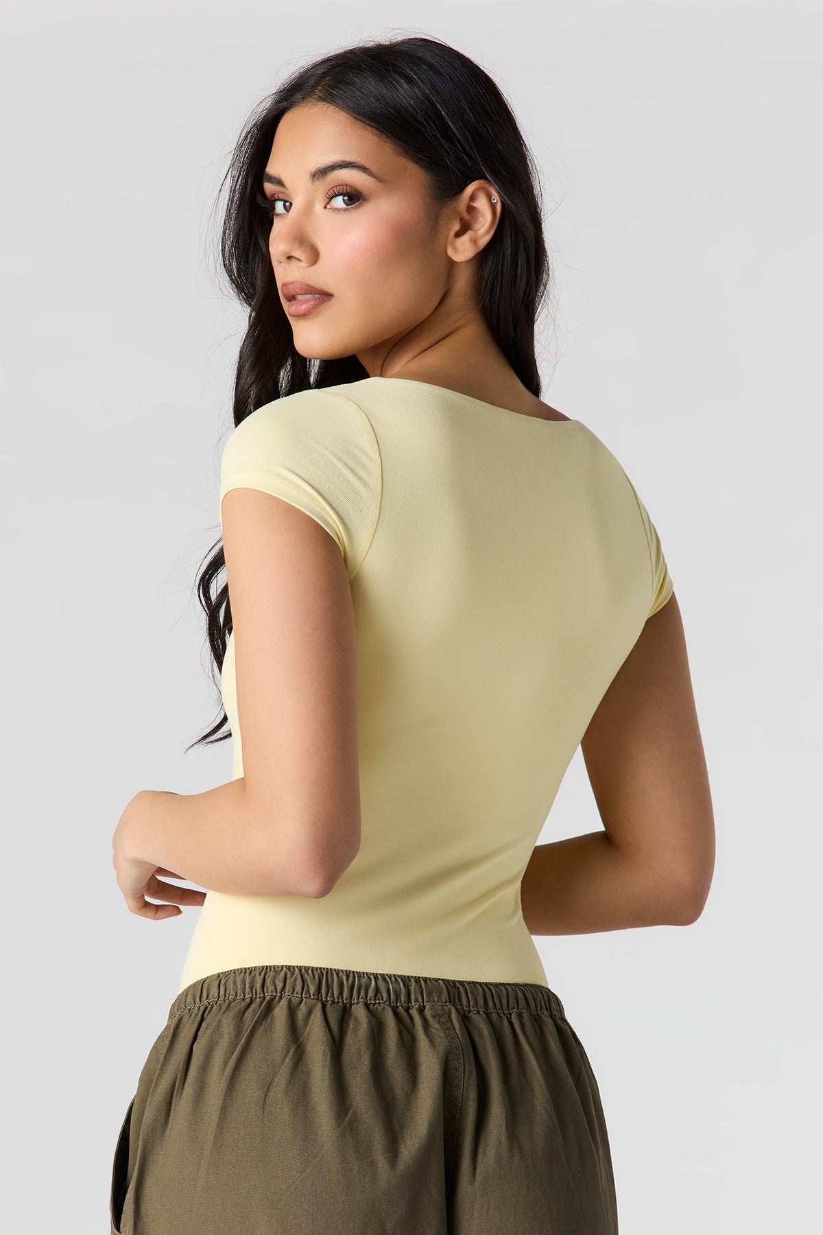 Vue alternative 2. Maillot profilé à enolure carrée