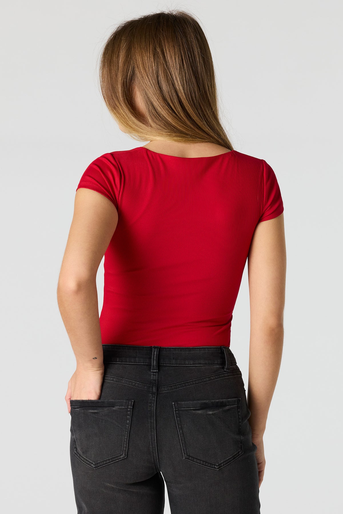 Vue alternative 2. Maillot profilé côtelé à encolure carrée