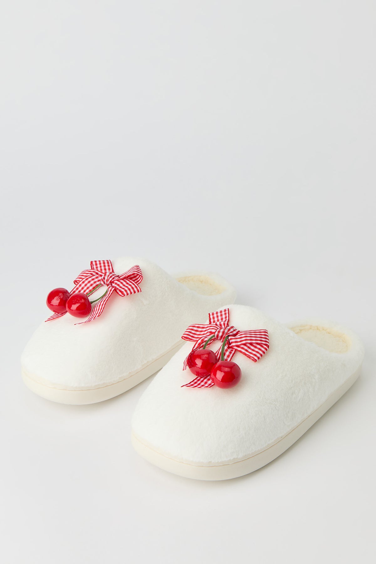 Vue alternative 2. Pantoufles Cerise 3D
