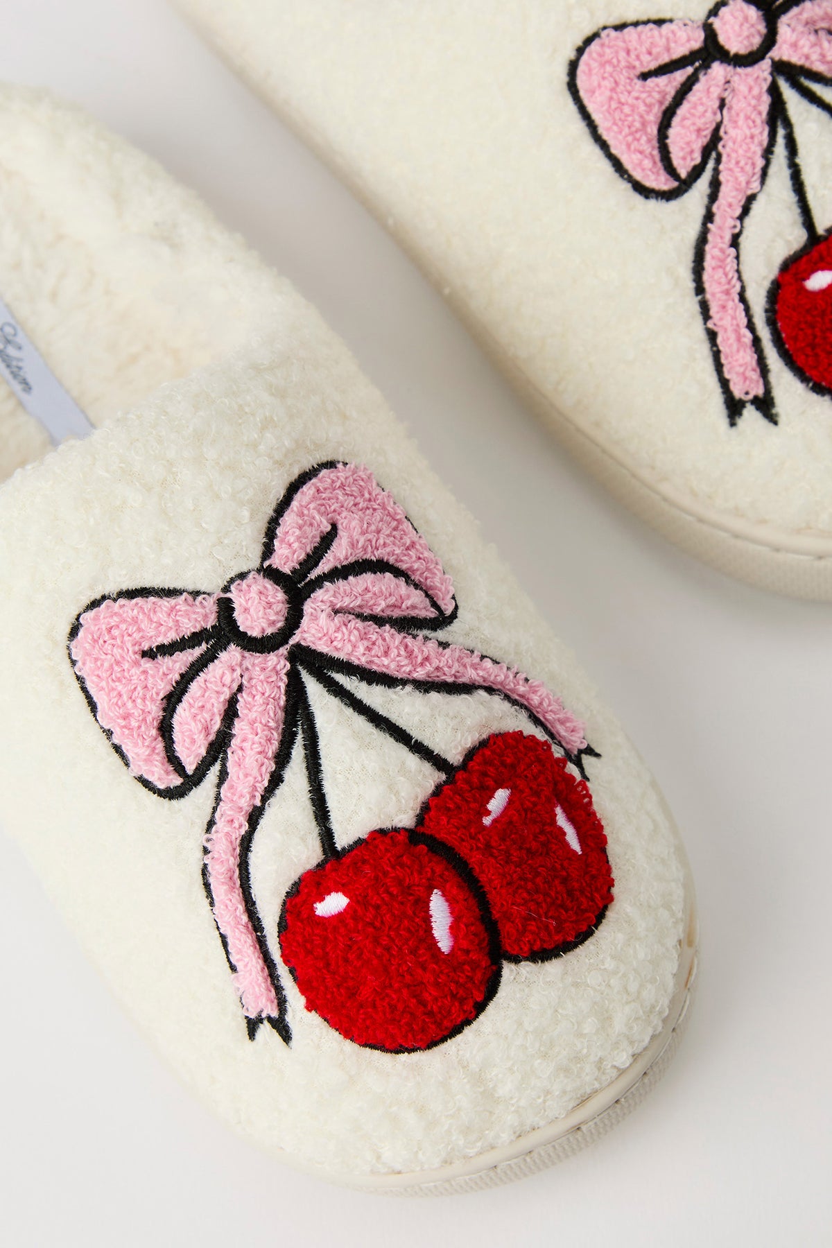 Vue alternative 3. Pantoufles Cerises en Sherpa