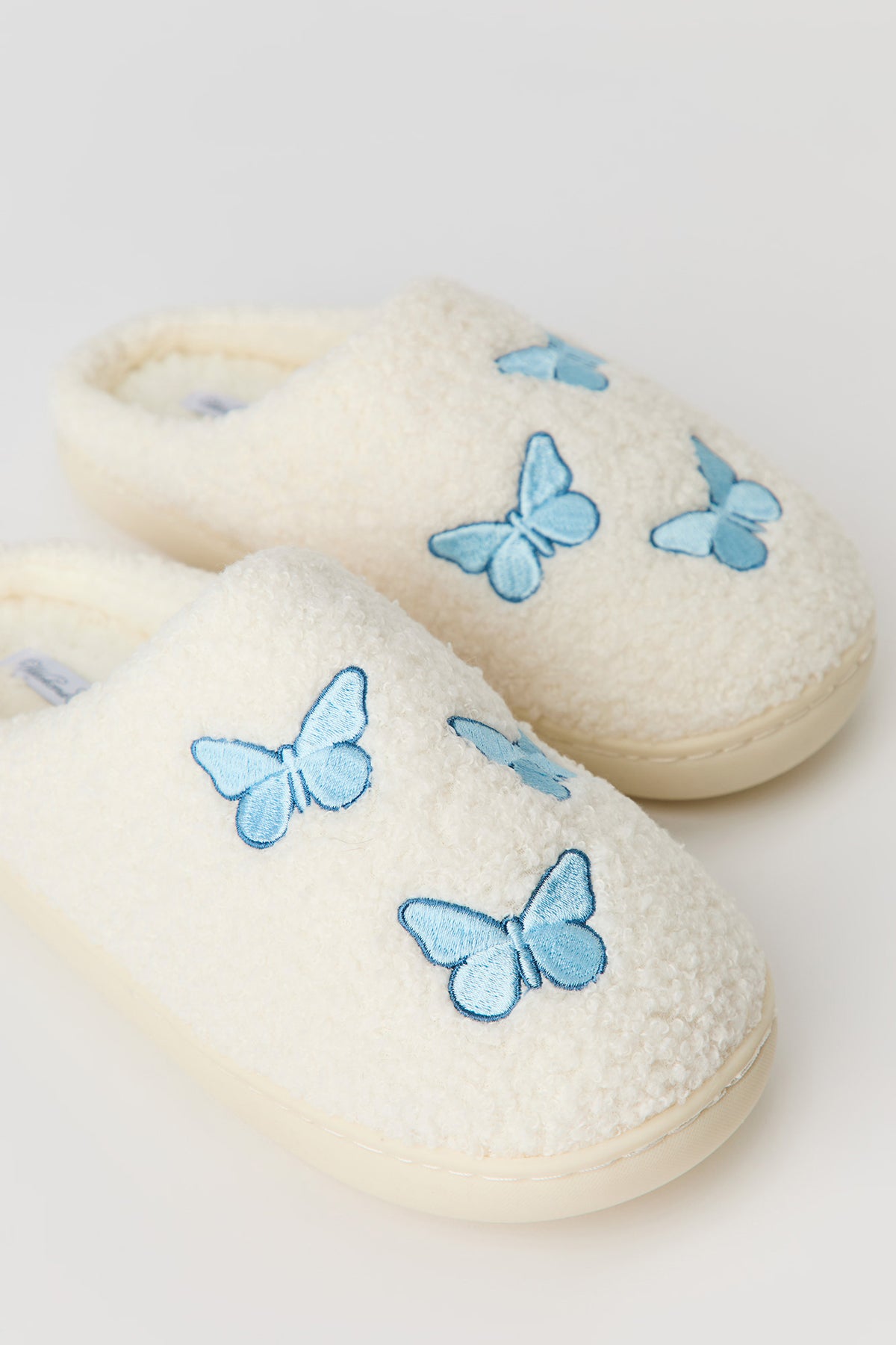 Vue alternative 3. Pantoufles Papillons en Sherpa