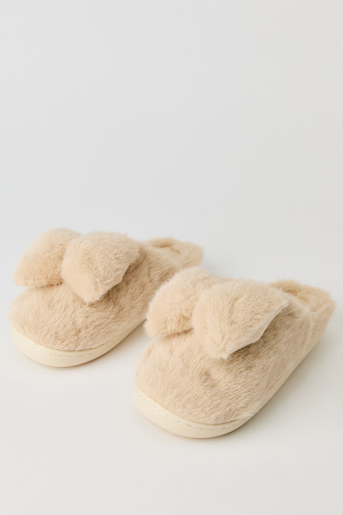 Alt View 2. Faux Fur Bow Slippers - Natural