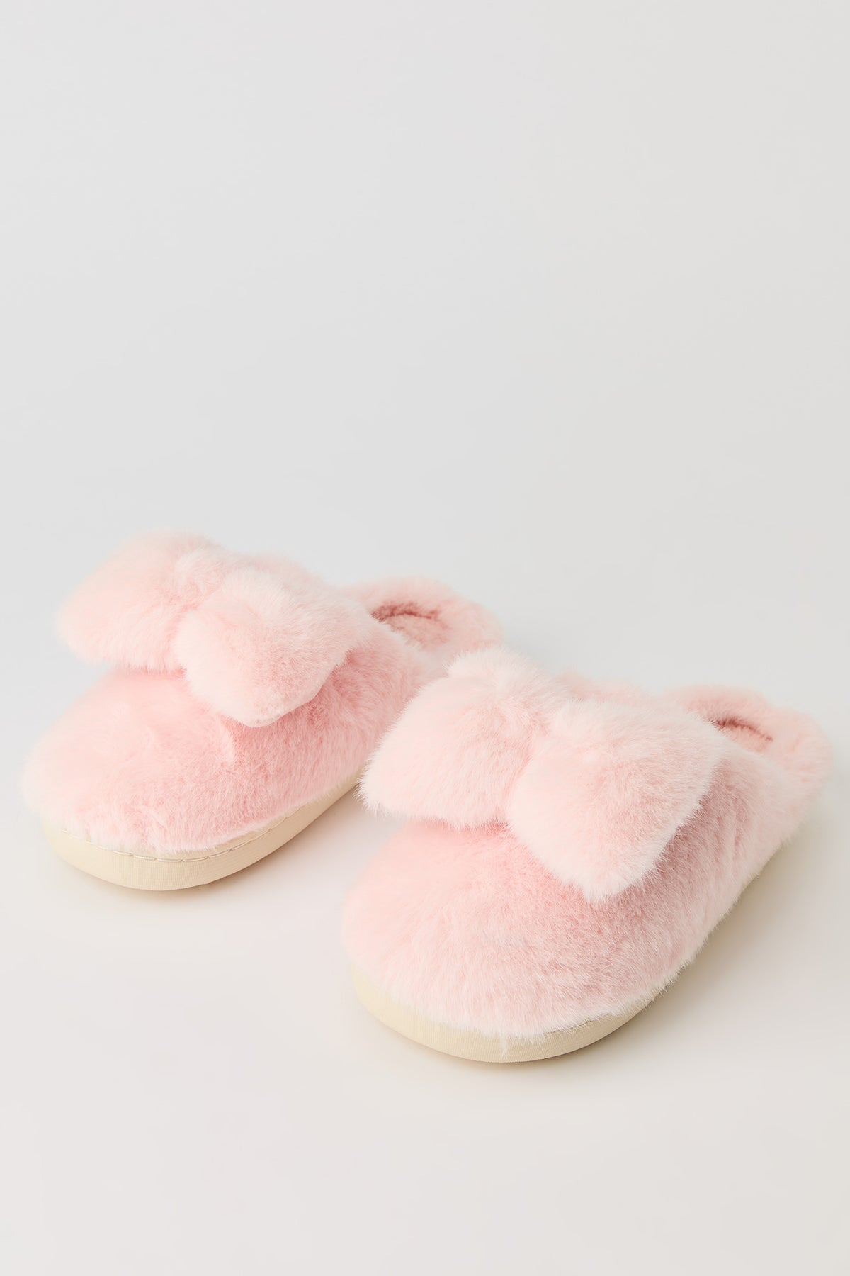 Alt View 2. Faux Fur Bow Slippers - Light Pink