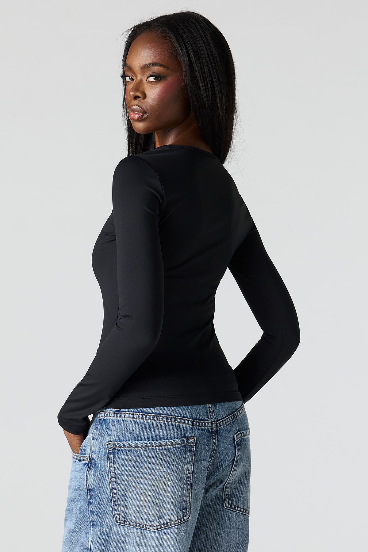 Vue alternative 2. Haut profilé à manches longues en tissu lourd de luxe