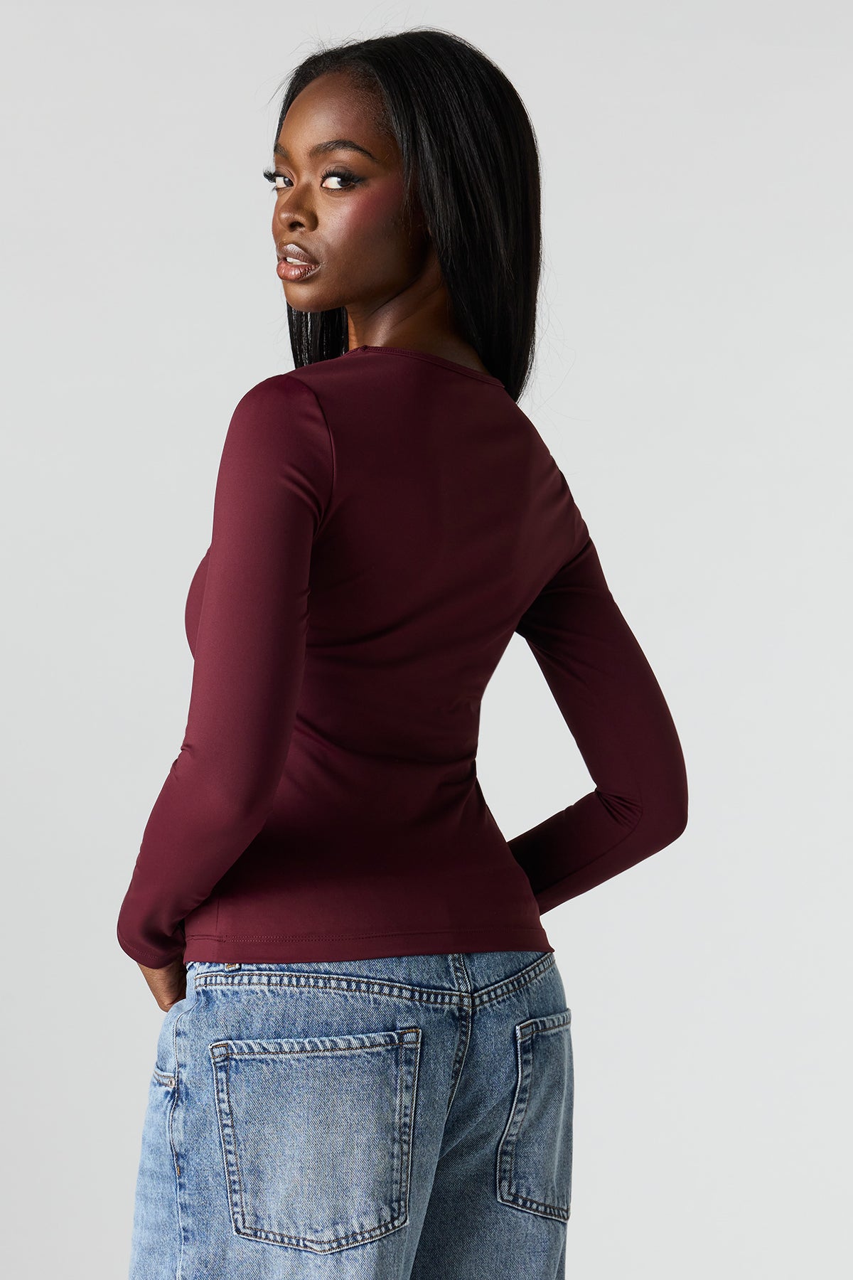 Vue alternative 2. Haut profilé à manches longues en tissu lourd de luxe