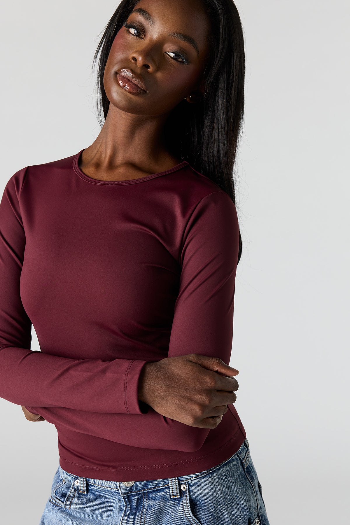 Vue alternative 4. Haut profilé à manches longues en tissu lourd de luxe