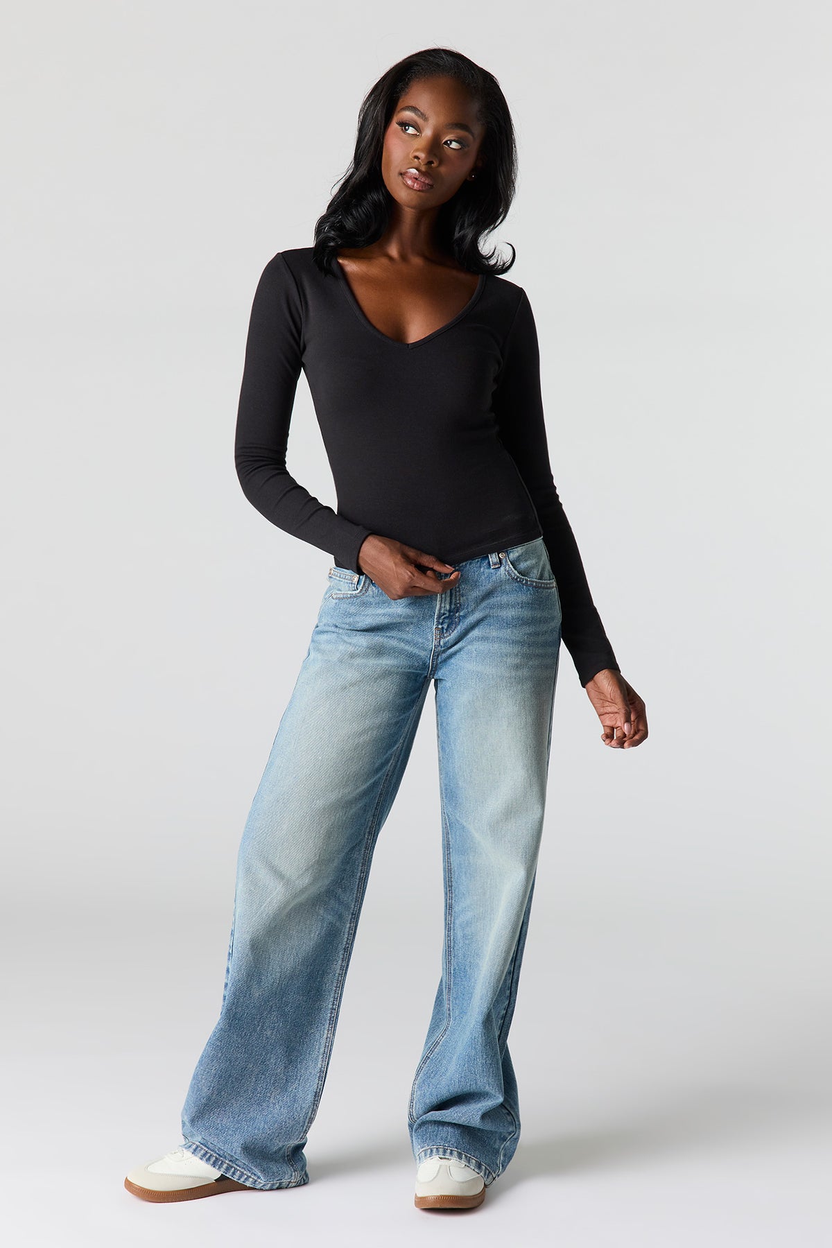 Alt View 3. V-Neck Long Sleeve Top - Black