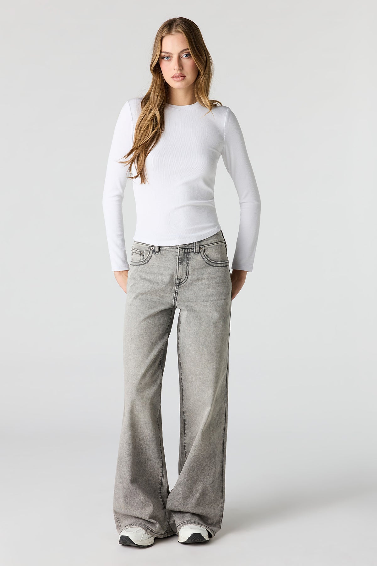 Alt View 3. Ribbed Long Sleeve Top - White
