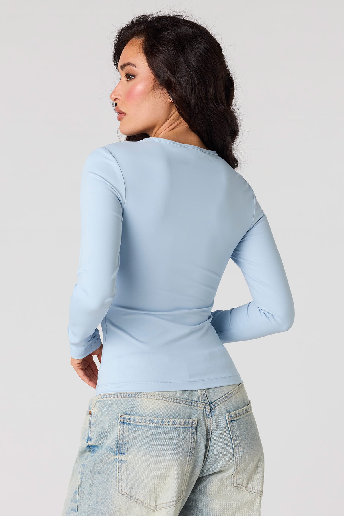 Vue alternative 2. Haut profilé à manches longues en tissu lourd de luxe