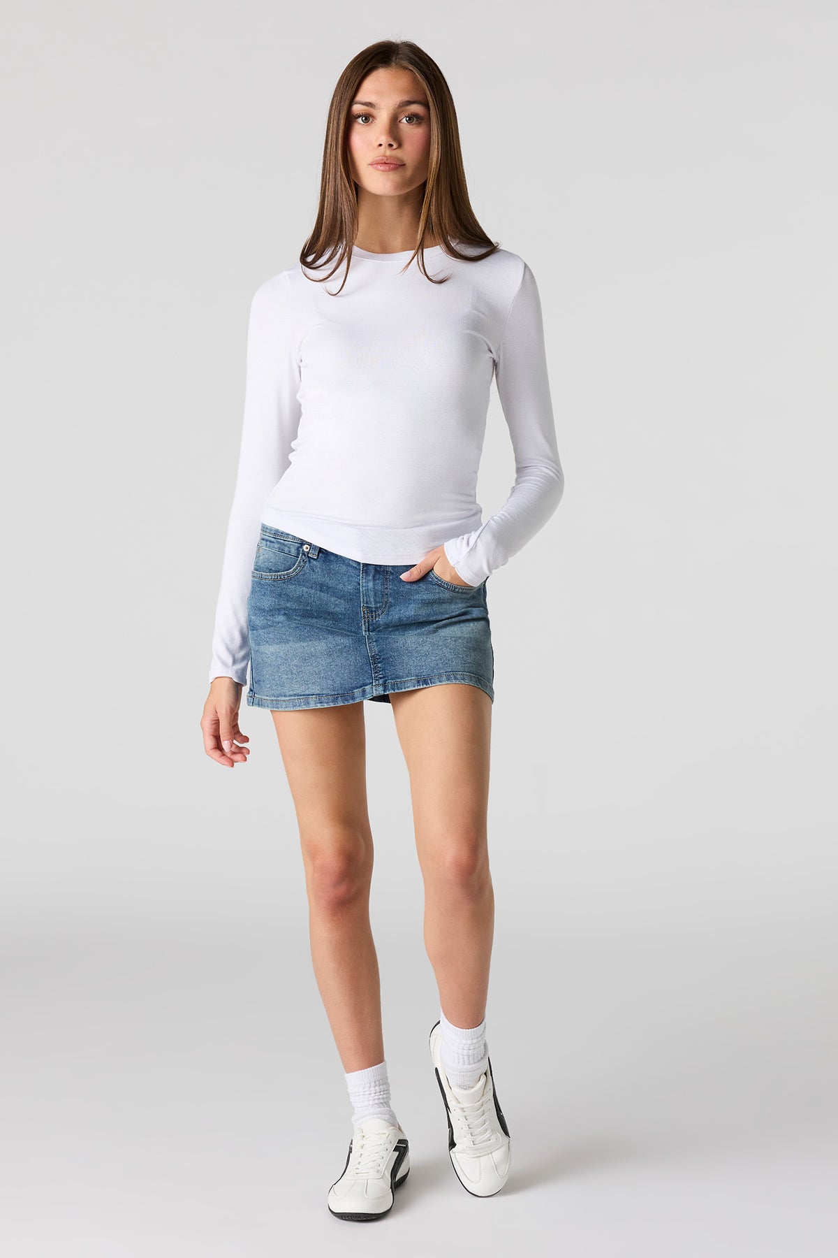 Alt View 3. Crewneck Long Sleeve Top - White