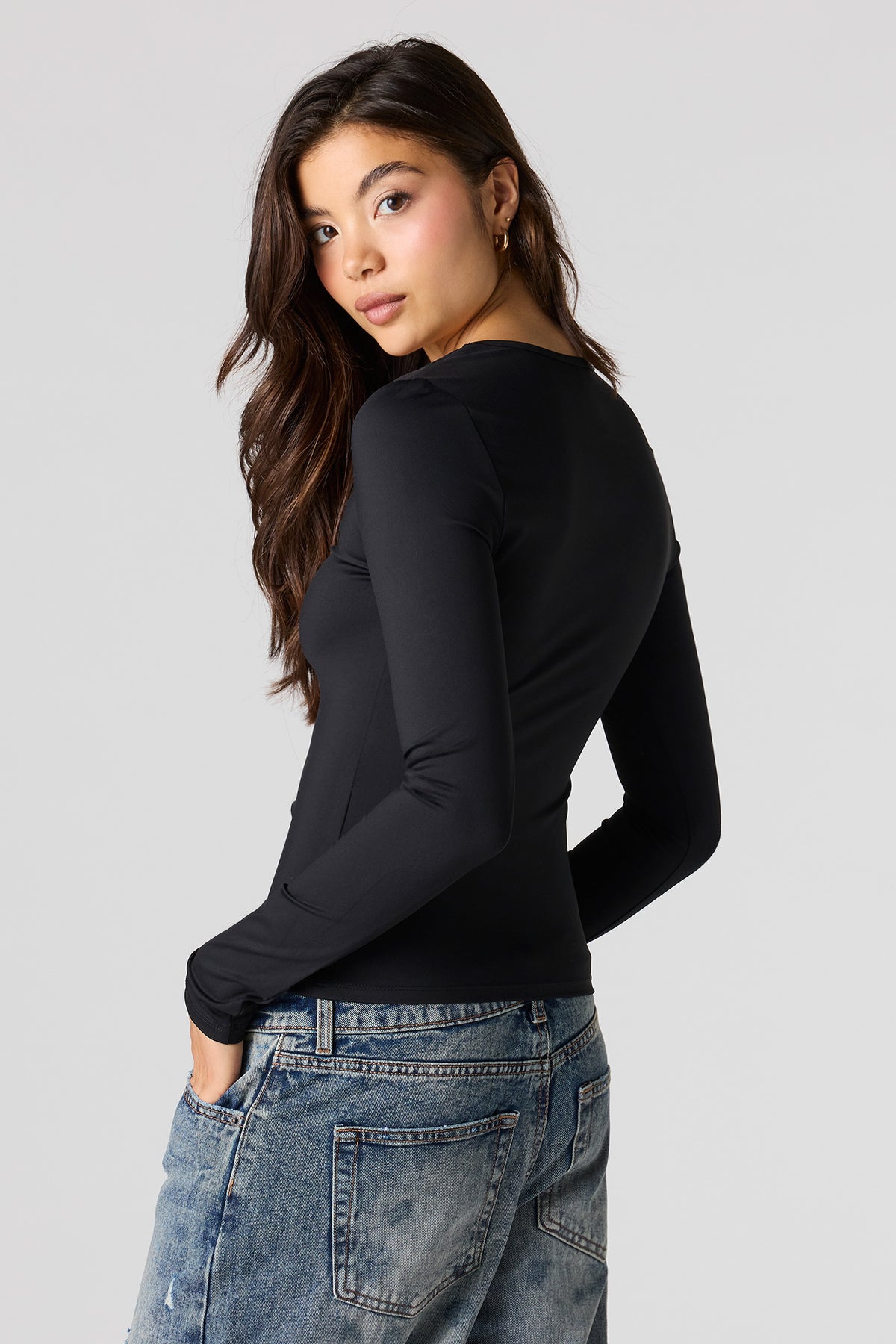 Alt View 2. Luxe Heavy Contour V-Neck Long Sleeve Top - Black