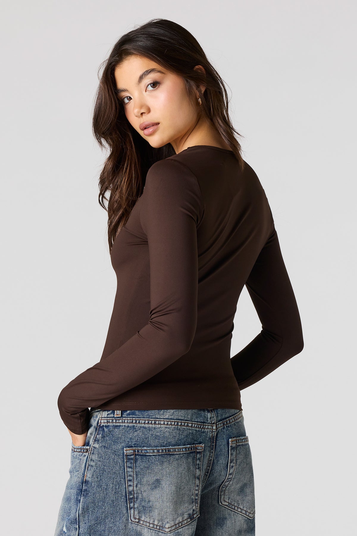Alt View 2. Luxe Heavy Contour V-Neck Long Sleeve Top - Brown