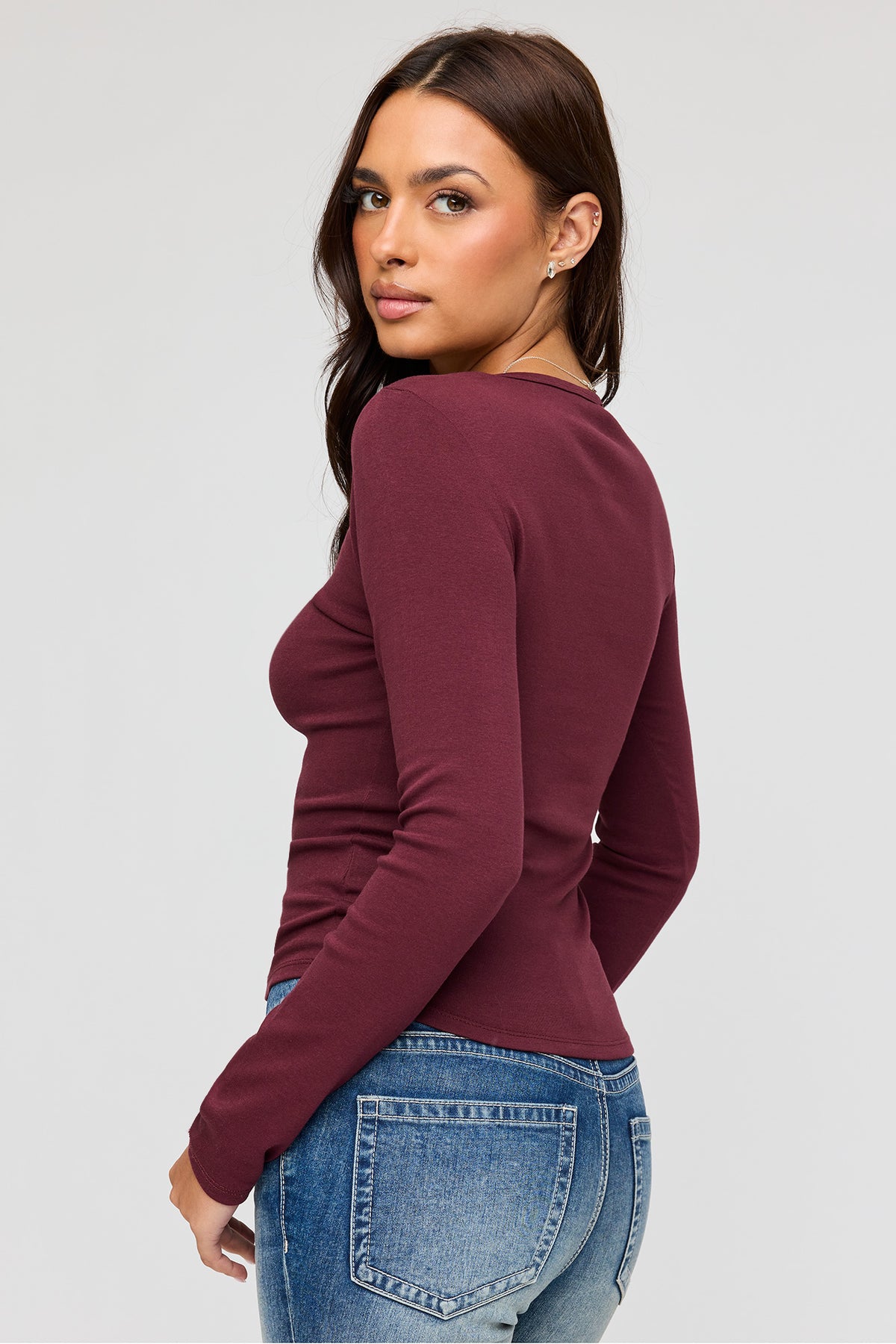 Vue alternative 2. Haut Henley à manches longues