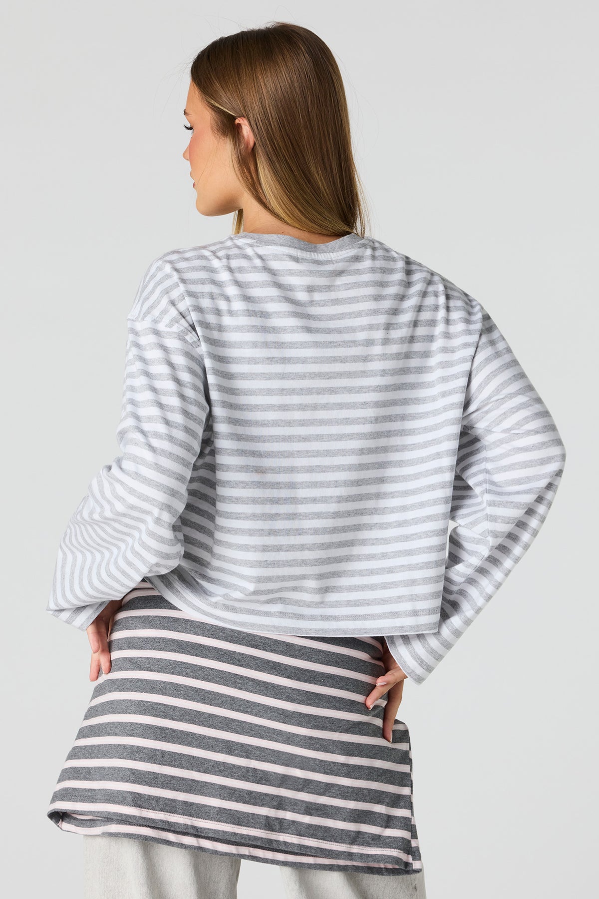 Alt View 2. Striped Boxy Long Sleeve Top - Heather Grey
