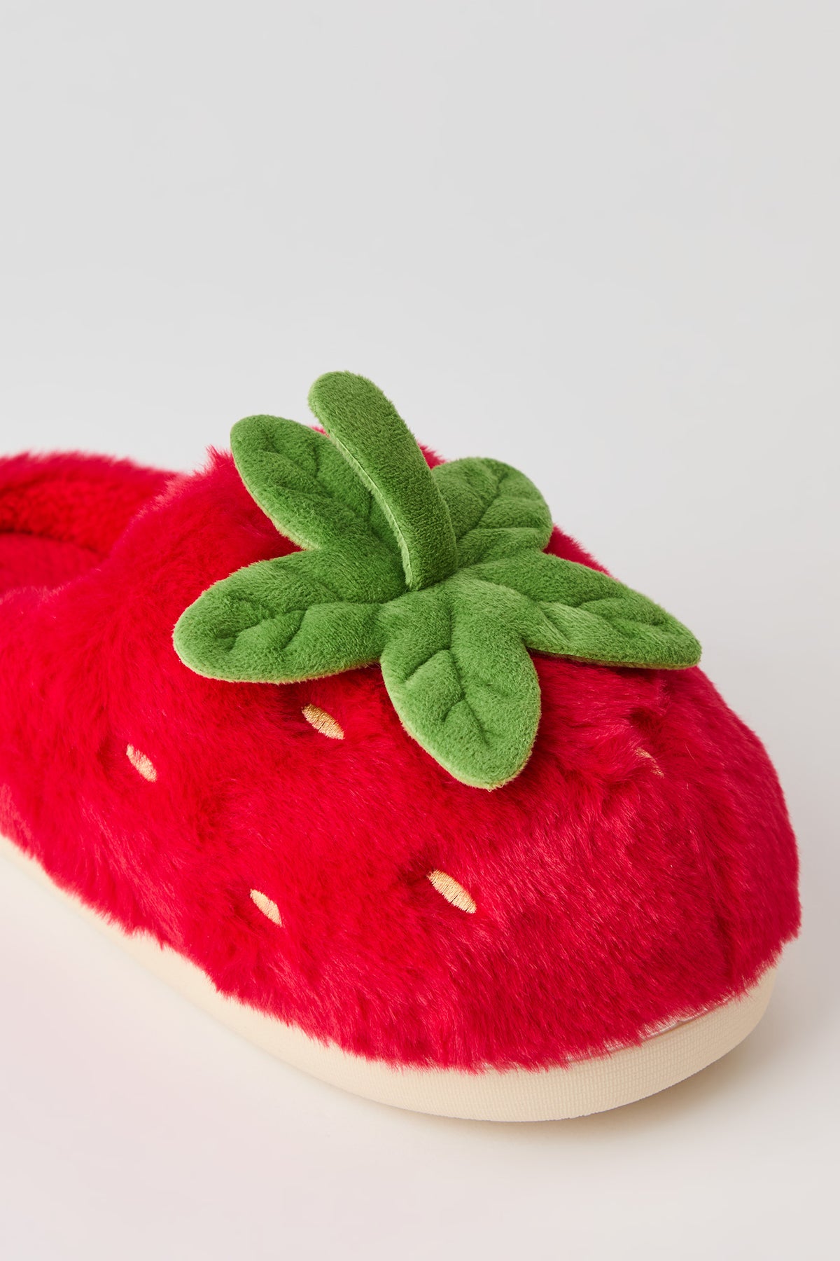 Vue alternative 3. Pantoufles Fraise 3D