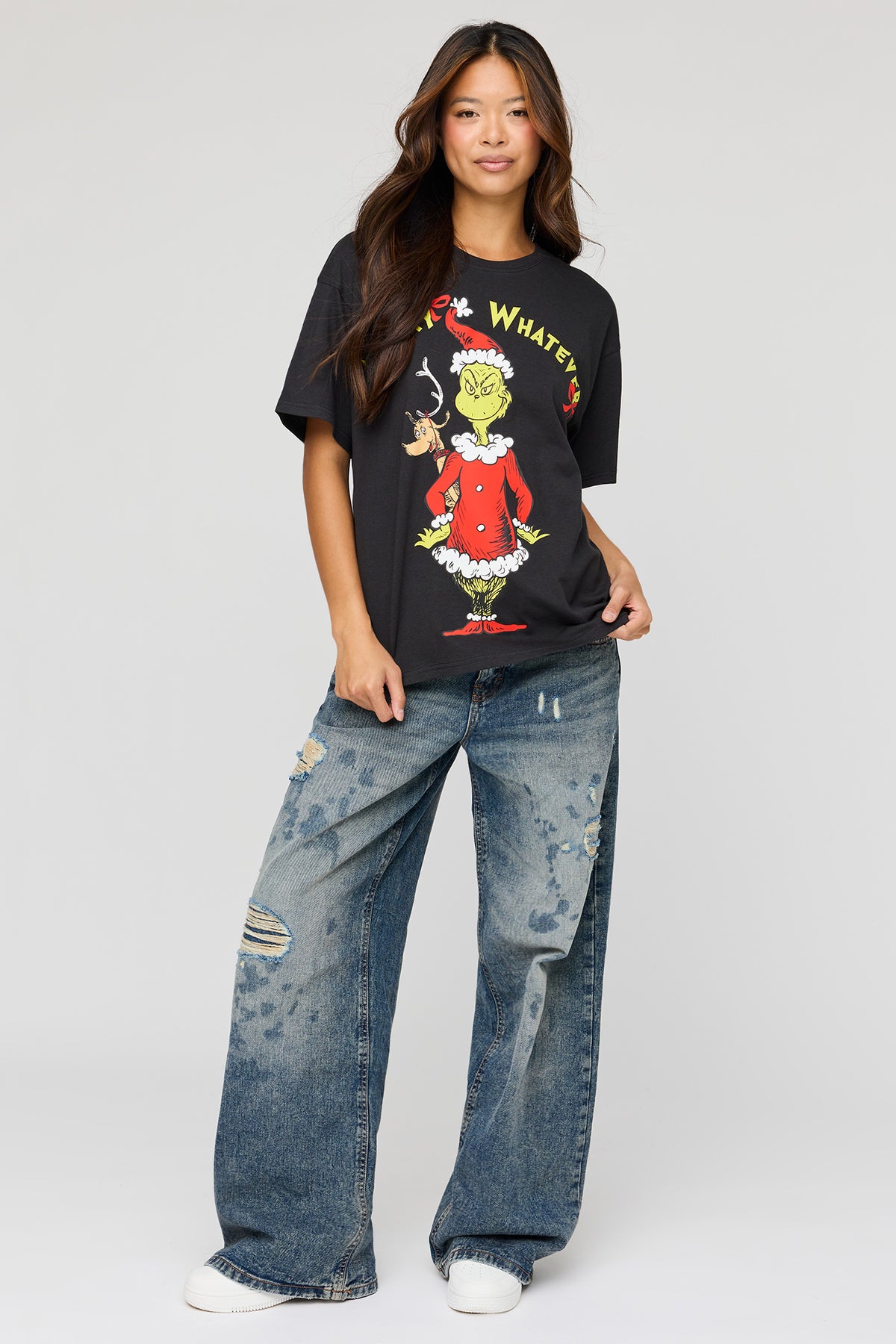 Vue alternative 3. T-shirt de coupe garçonne à imprimé The Grinch