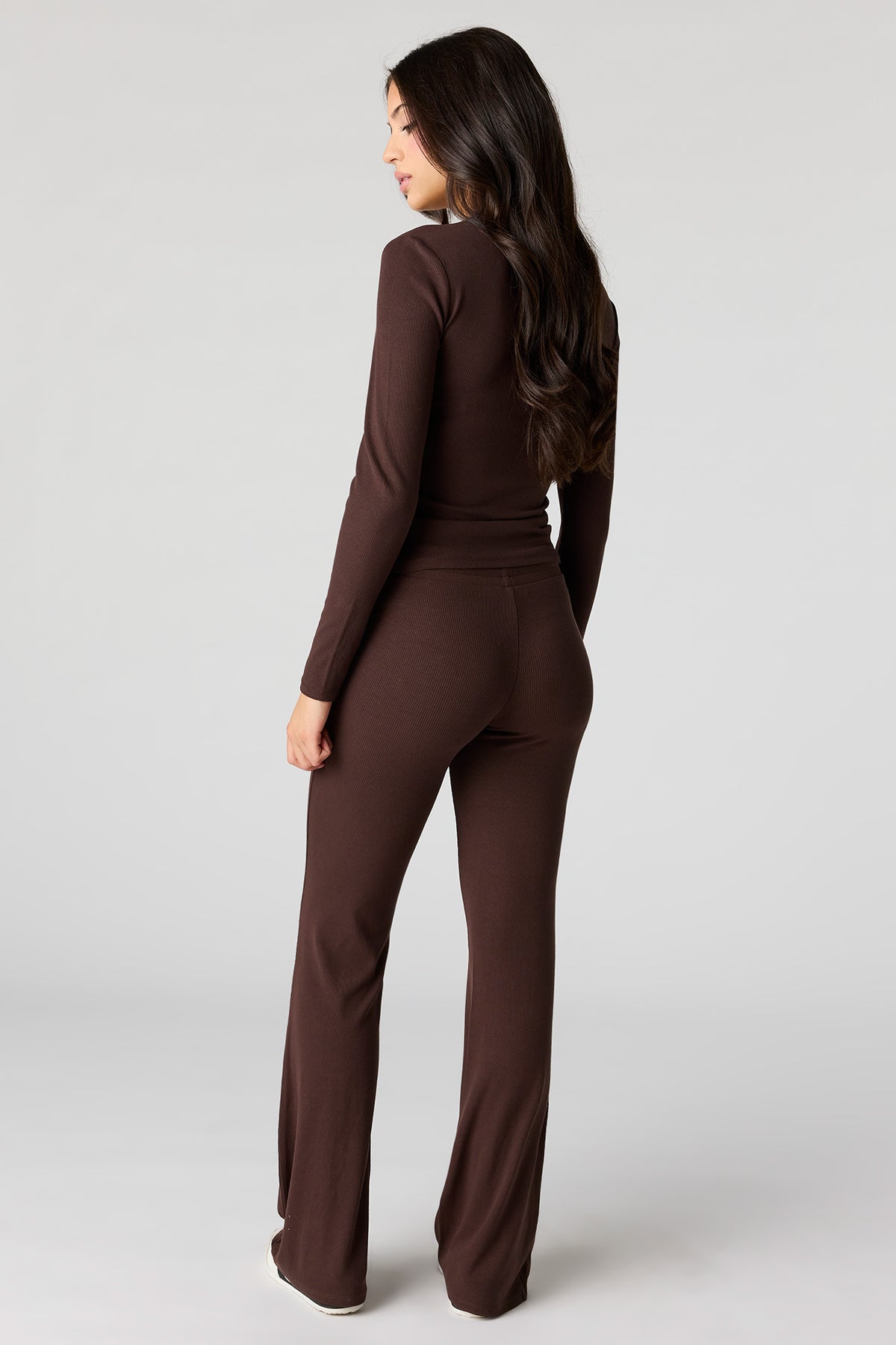 Vue alternative 2. Haut côtelé U/A à manches longues et Pantalonc Ensemble