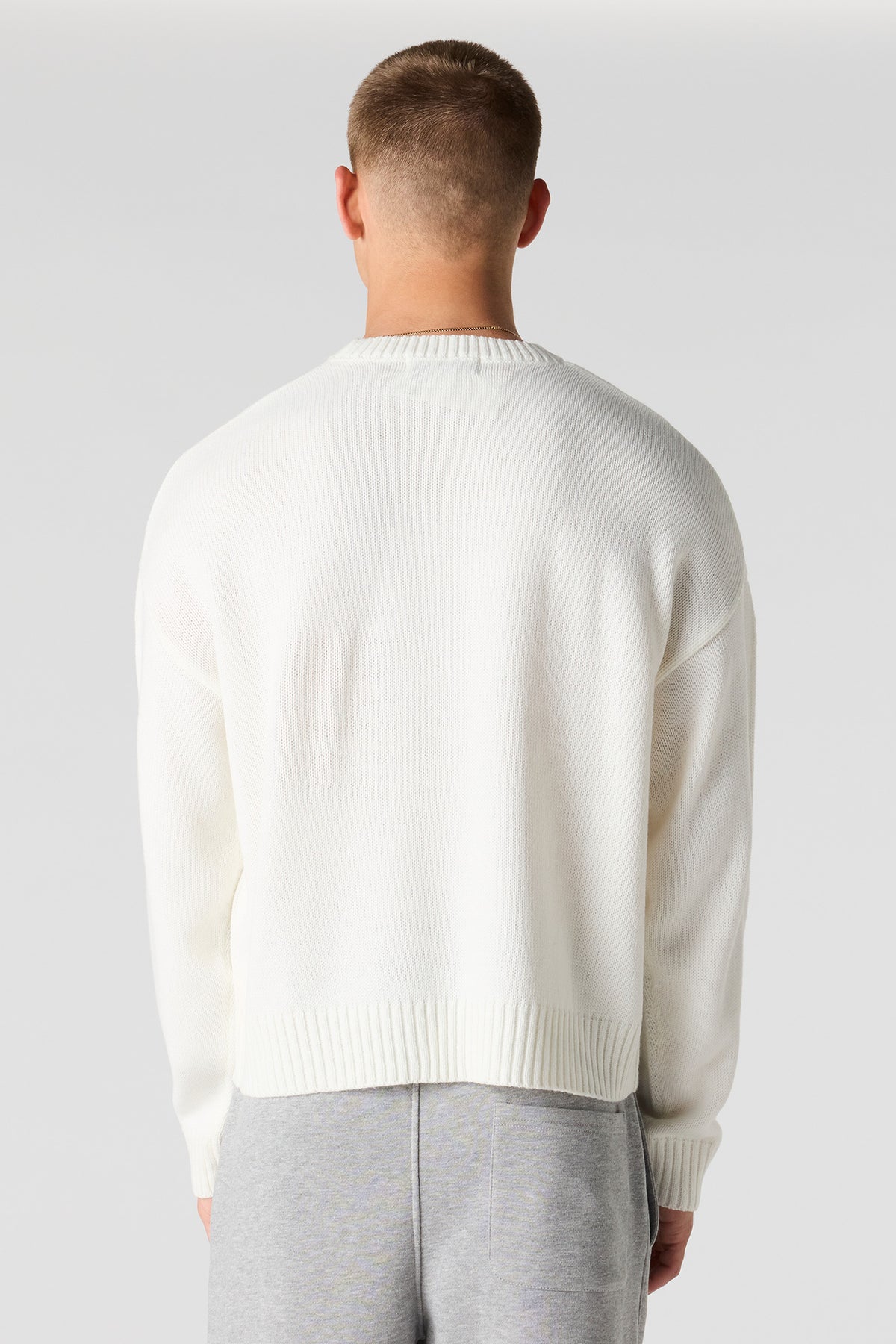 Vue alternative 2. Chandail carré en tricot de jacquard