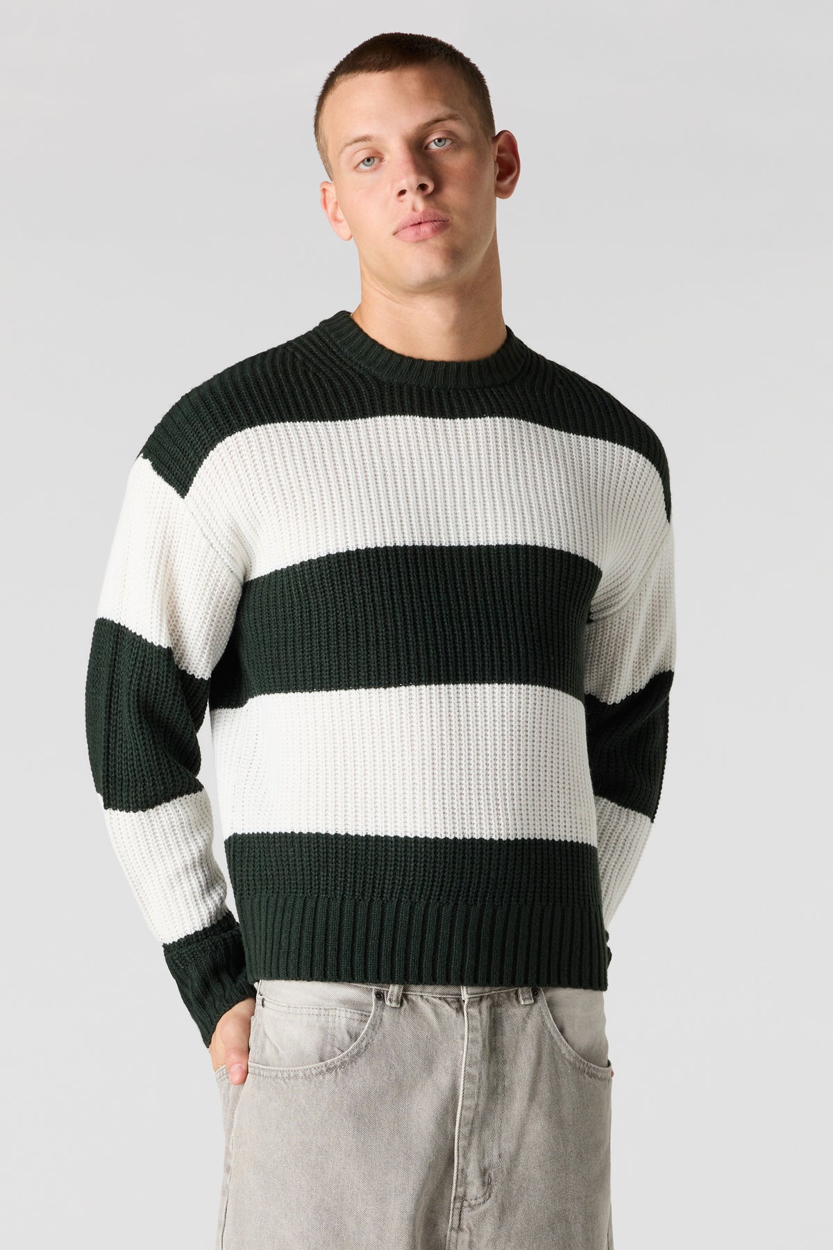 Chandail en tricot rayé