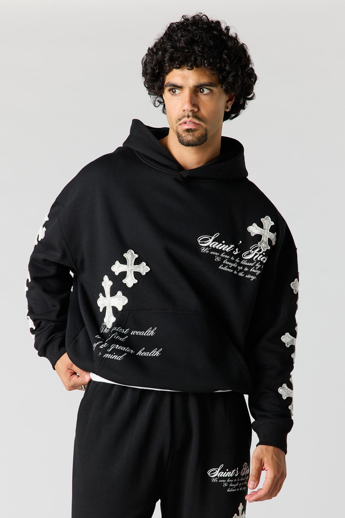 Alt View 2. Graphic Fleece Baggy Hoodie - Black