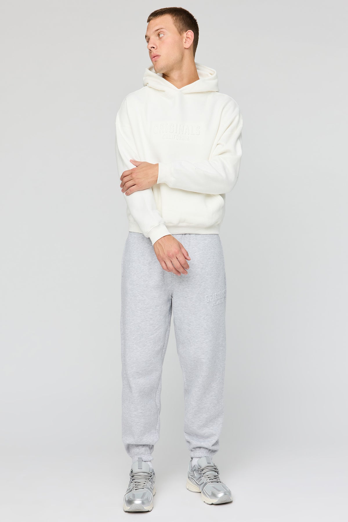Alt View 3. Premium Heavyweight Fleece Embossed Boxy Hoodie - Off White
