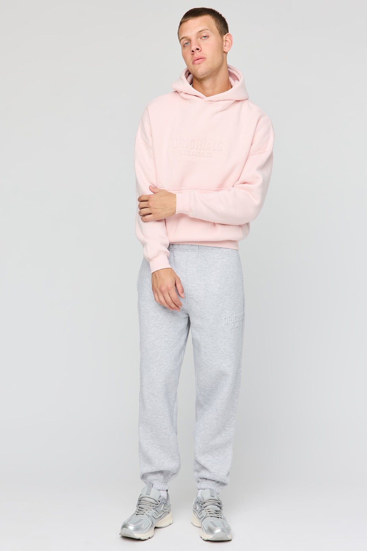 Alt View 3. Premium Heavyweight Fleece Embossed Boxy Hoodie - Light Pink