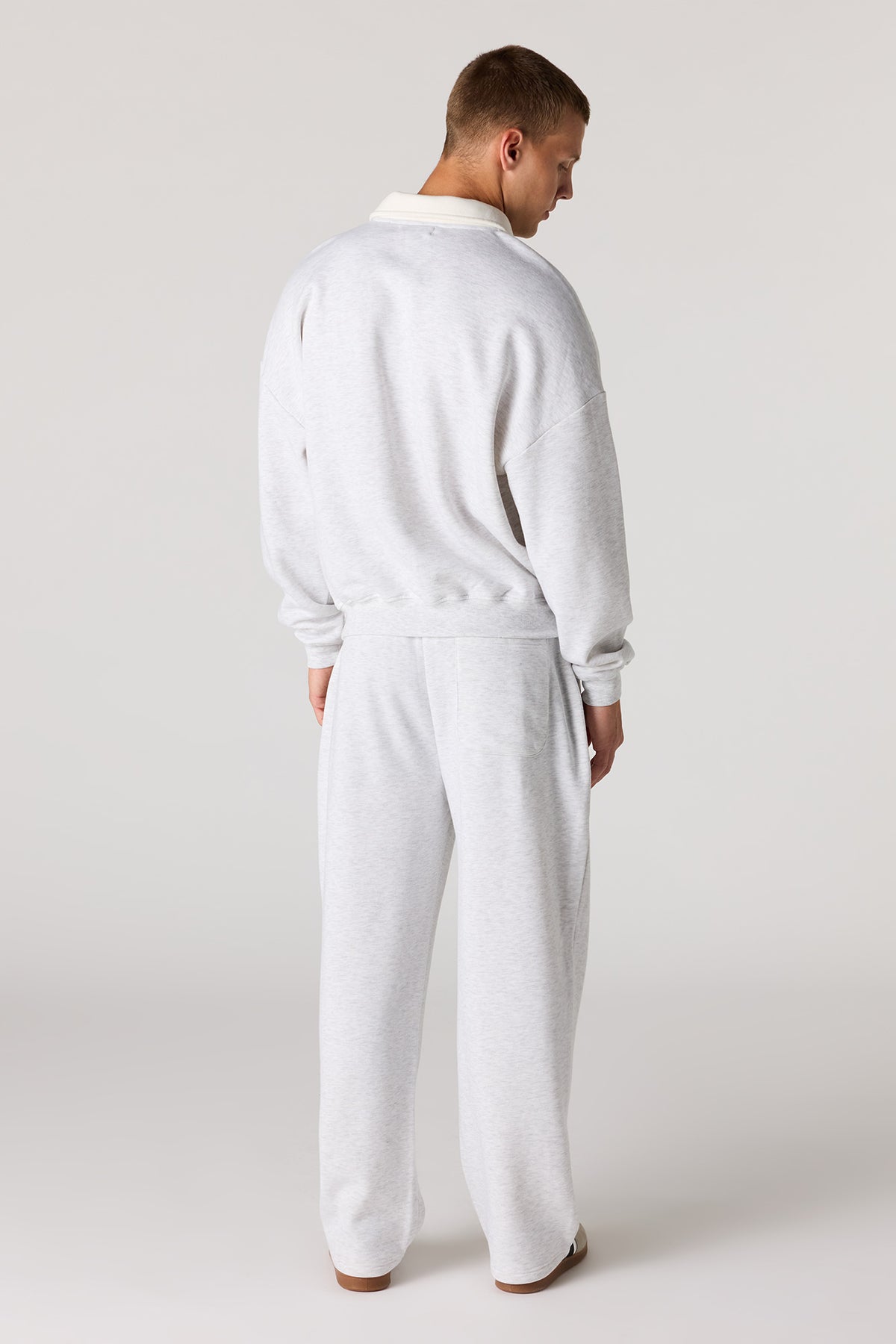 Vue alternative 3. Pantalon d'entraînement baggy en molleton imprimé