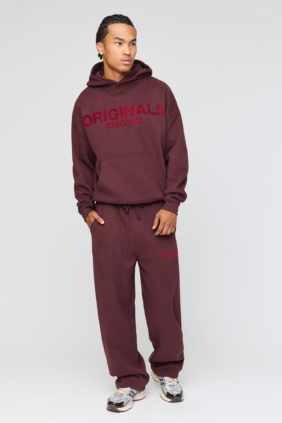 Alt View 2. Premium Heavyweight Fleece Baggy Graphic Sweatpant - Burgundy