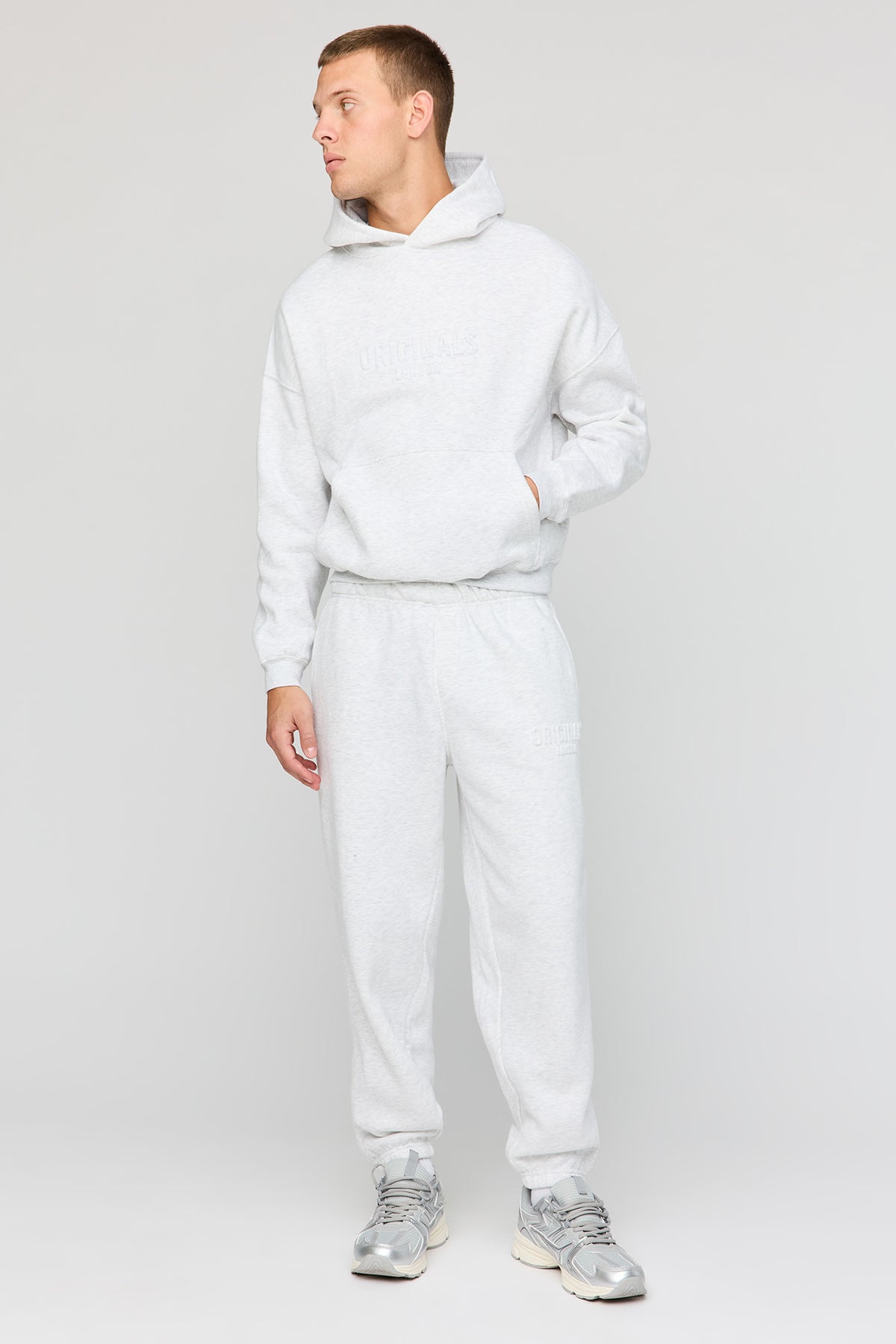 Vue alternative 2. Pantalon d'entraînement baggy en molleton lourd supérieur embossé