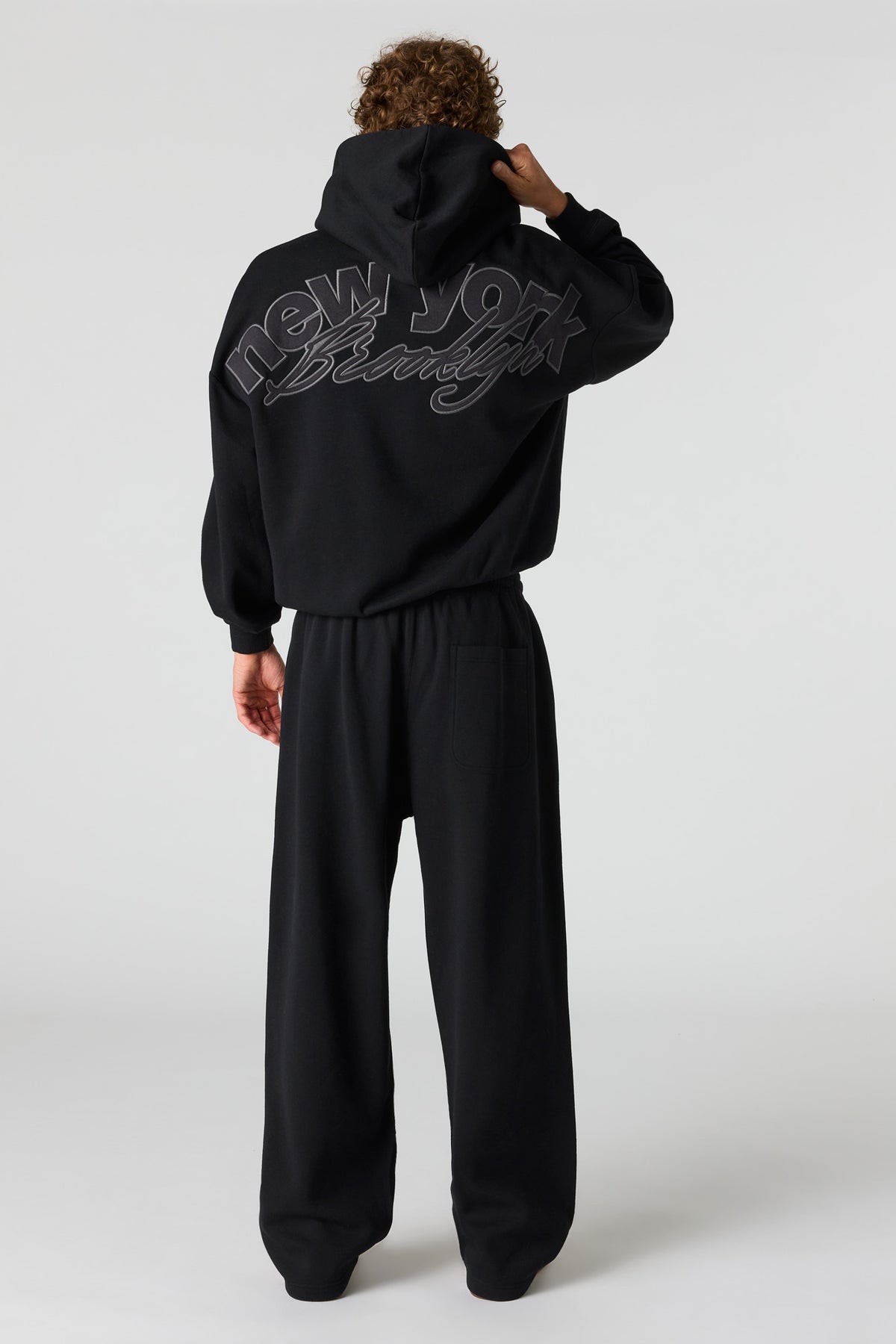 Vue alternative 3. Pantalon d'entraînement baggy en molleton imprimé