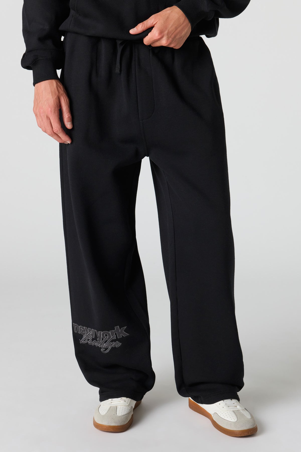 Pantalon d'entraînement baggy en molleton imprimé