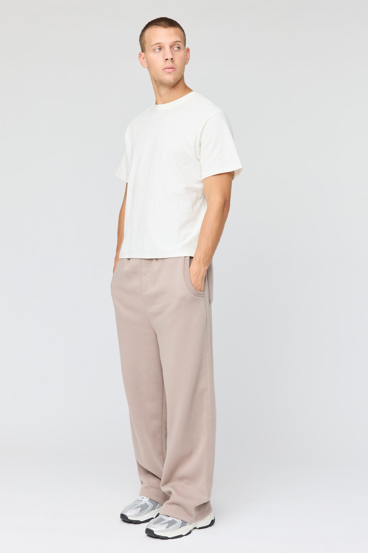 Alt View 2. Fleece Super Baggy Sweatpant - Light Brown