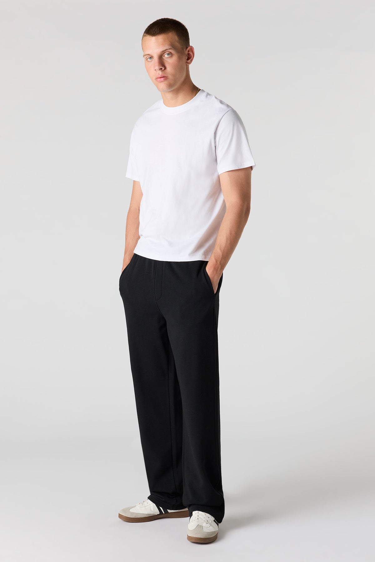 Alt View 2. Loose Fleece Jogger - Black